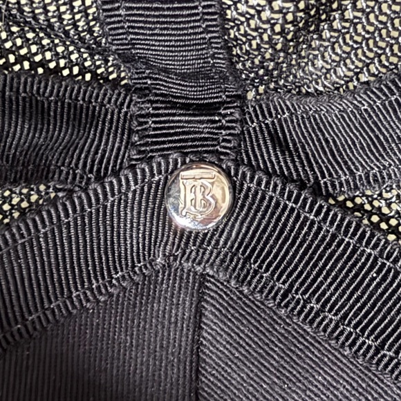Burberry Check and Mesh Cap
Archive Beige